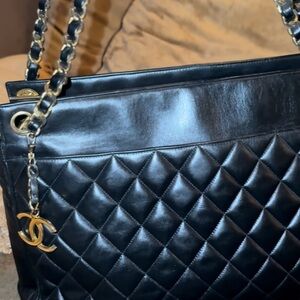 Chanel Black Quilted Leather Shoulder Bag with Gold Chain